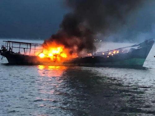 渔船黑暗爆料视频,渔船内幕视频曝光惊人真相 第1张 渔船黑暗爆料视频,渔船内幕视频曝光惊人真相 第1张